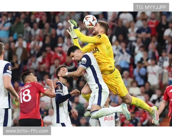 热刺运用边翼卫阵型，试图破解水晶宫密集防守